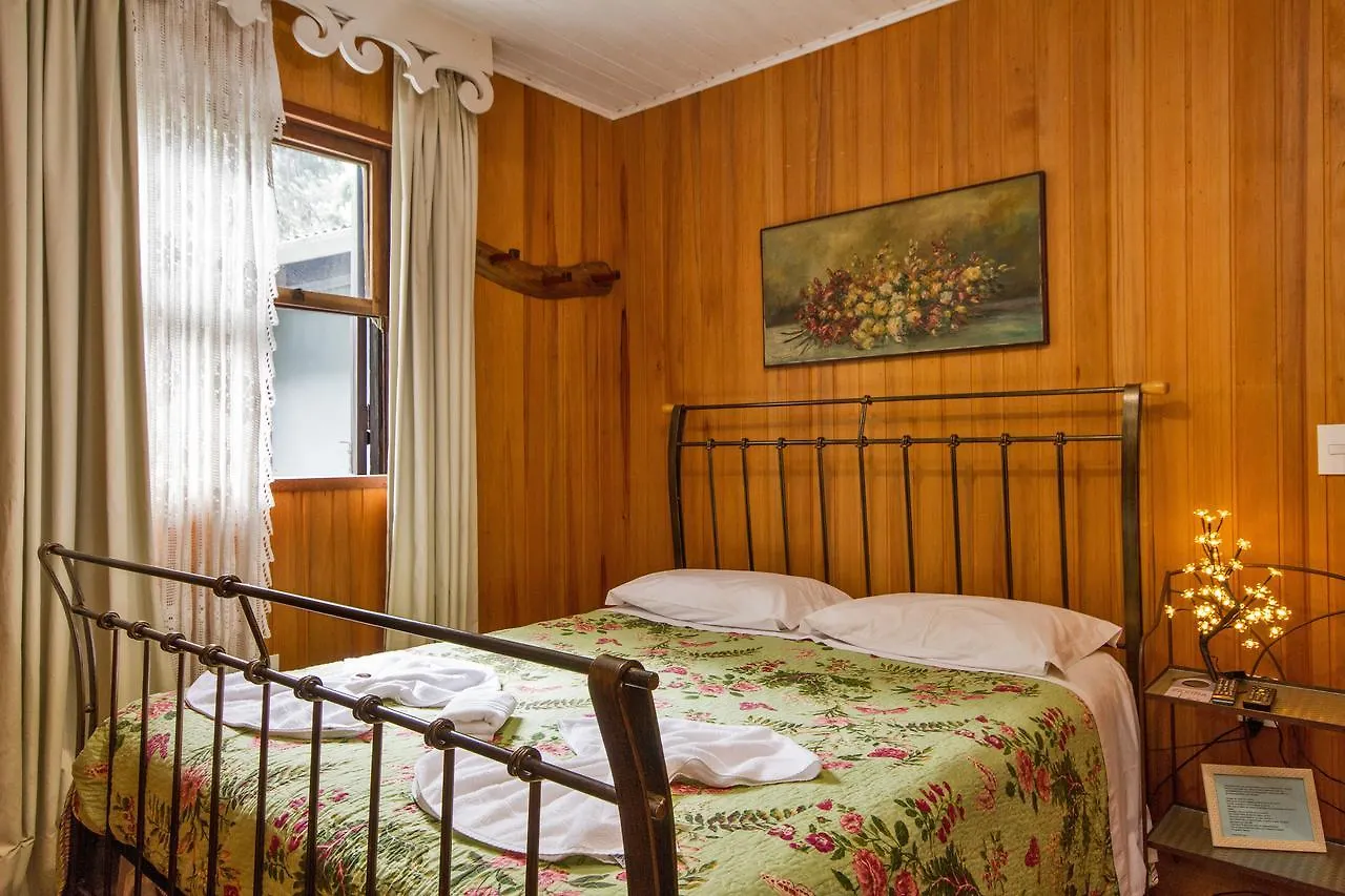 Pousada Casa Mantiqueira - Proxima Ao Capivari E Opcoes De Hidromassagem Campos do Jordao 4*,